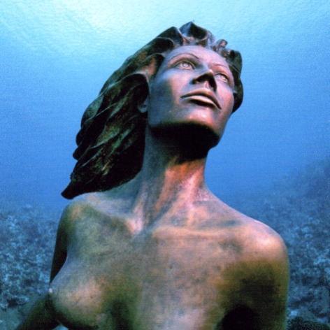 Simon Morris is the sculptor of larger than life bronze sculptures placed underwater across the globe
