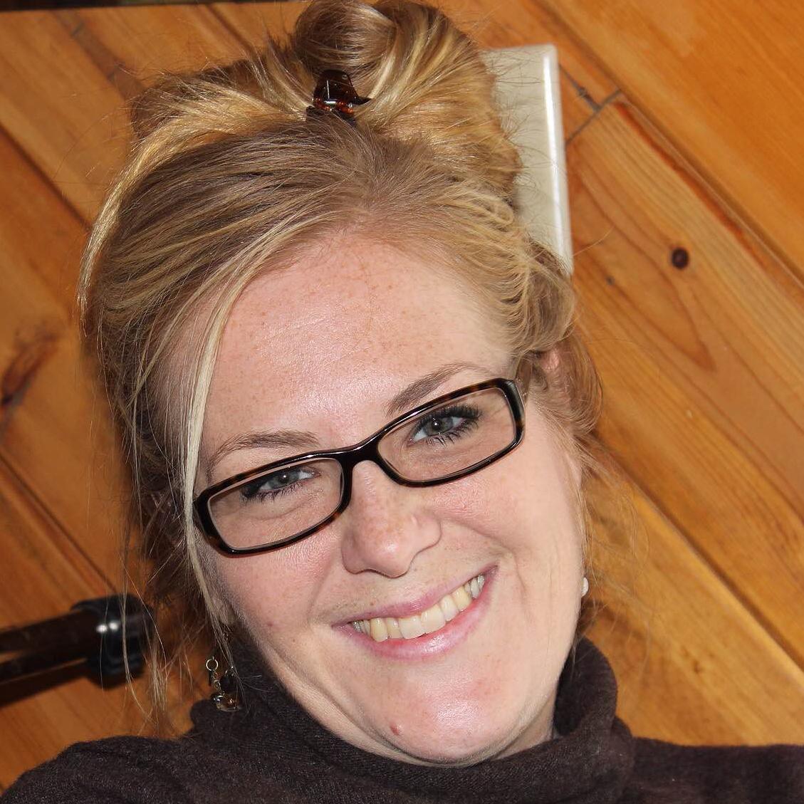 TaraDonzell's profile picture. Teach JH ELA. Love: reading, photography, running, outdoors, organizing, and my job!