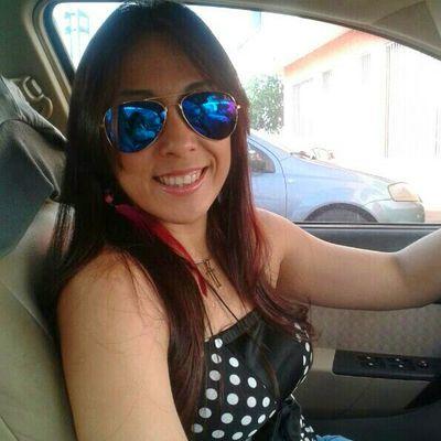 Café, café, postres, cervezas acompañados de música