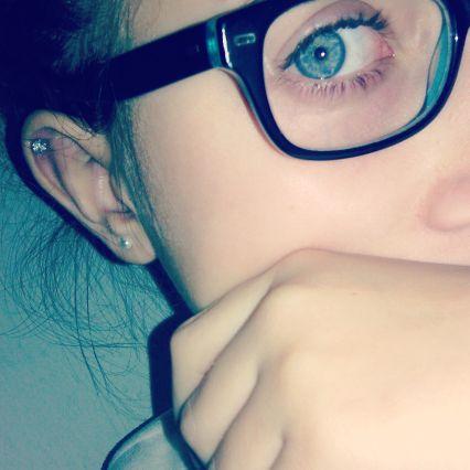 //Como alguien dijo una vez, yo soy yo y sus concecuencias// te dejo estar triste hoy, si sonries mañana :)//