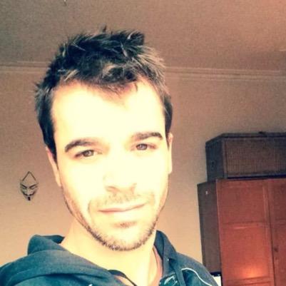 iPhone enthusiast, jailbreak lover. Husband to @iBitGirl 💙 Electrician