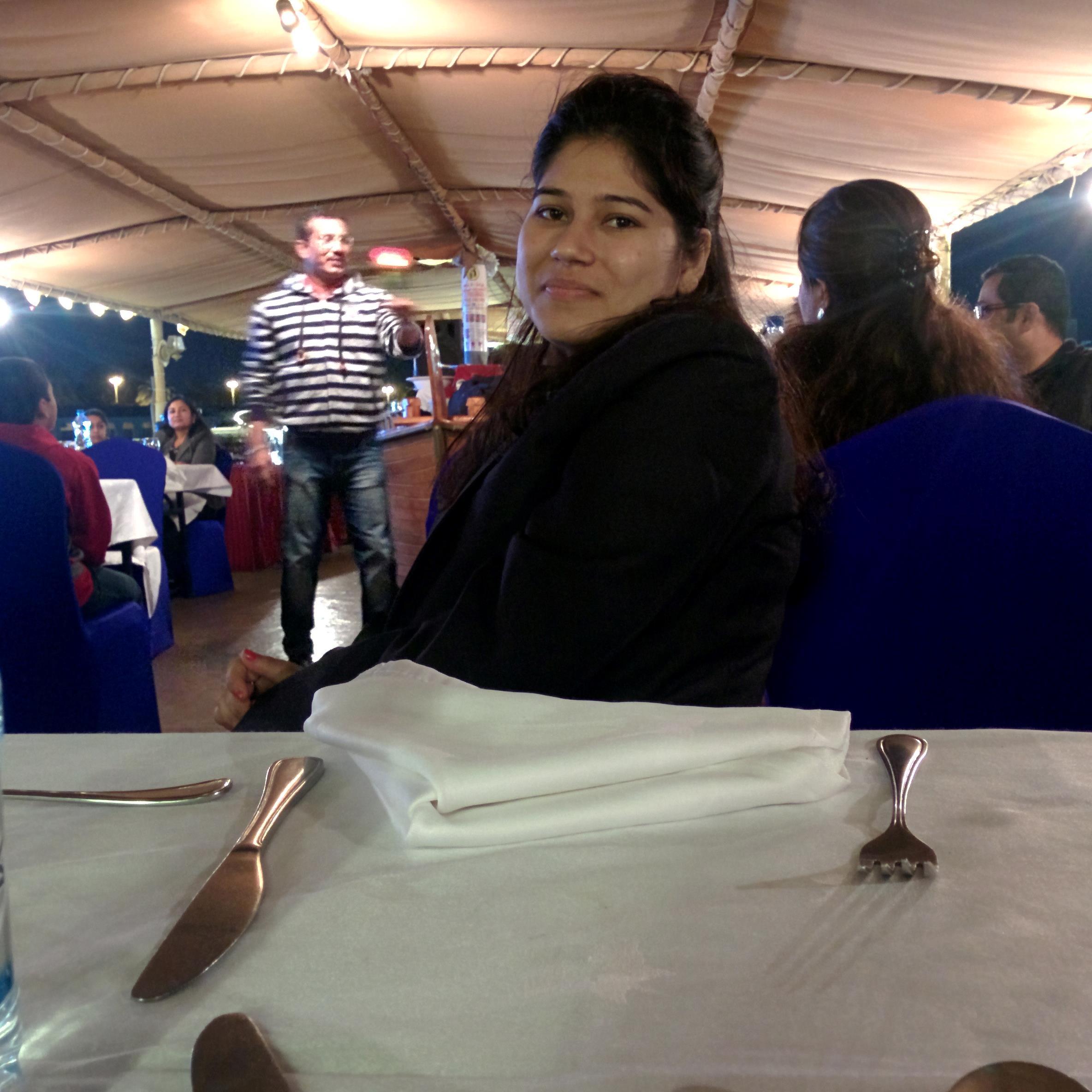 Foodaholic,social media fanatic,wanna travel the world, figuring out how to make it to guinness,and yes suppa cute