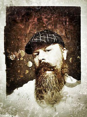 punkabilly artist/photographer&stalker of circus freaks.