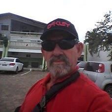 Solteiro, comerciante, Técnico em Contabilidade.