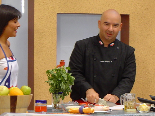 Cocinero amante del mar, sus productos y sus deportes, fanatico de las playitas, buena música y de una simple pero sabrosa comida