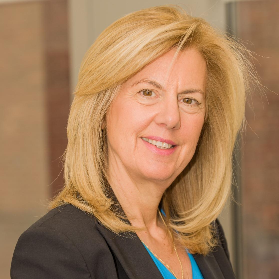 Public Affaris and comms expert, advocacy strategist, mother, Patriots fan who loves family, friends, skiing, tennis, travel, books, horses, beaches + ACK