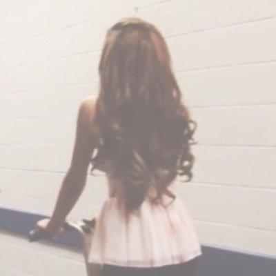 just a gal posting support of @arianagrande . ☻ ☽ to put your hearts up to my everything ☾