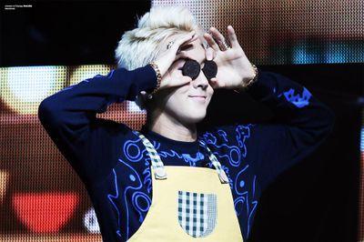 VIXX rapper RAVI _ (bot)
랩을 사랑하는 빅스의 랩퍼 라비입니다!!
별빛 고마워!! 사랑해!!! 헷