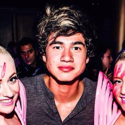 go Follow @Lukemyboob