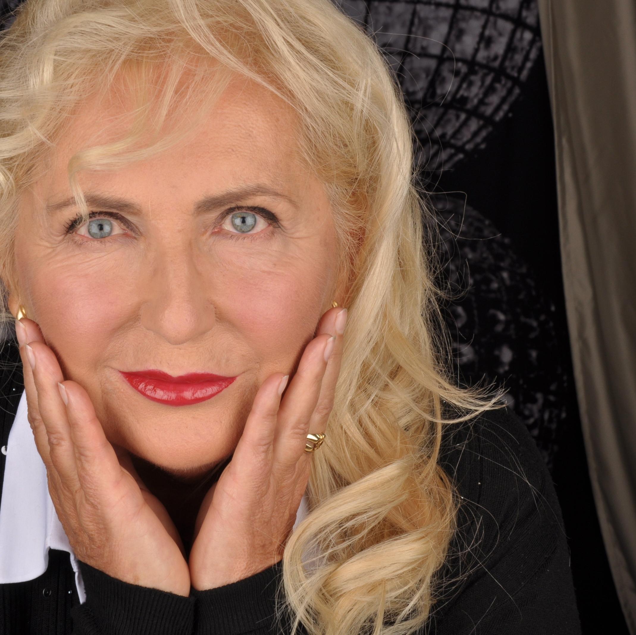 nina229194's profile picture. 