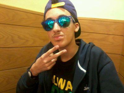 rd__A12's profile picture. Broom Broom, i'm in my mums car