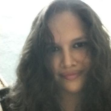 mamá hija hermana compañera mujer // ama de casa