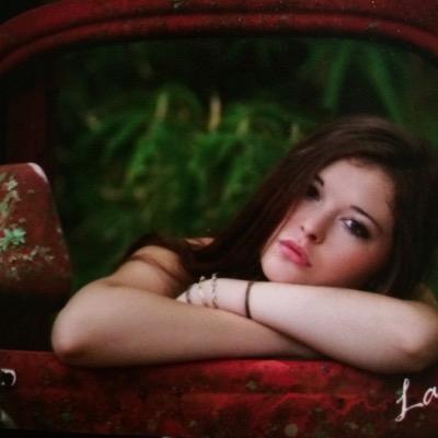 katgregoryx's profile picture. ocean breathes salty