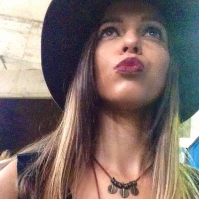 instagram: vanessaserranno