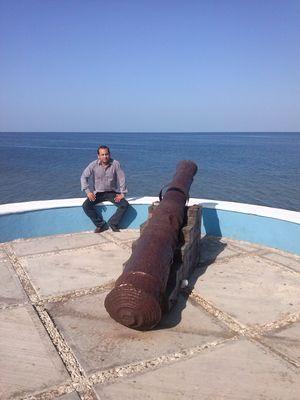 reneamado's profile picture. Callate...!! Con tus disculpas solo aumentas la agonía, de un corazón que ciegamente te quería y que hoy se muere por tu traición...!!!