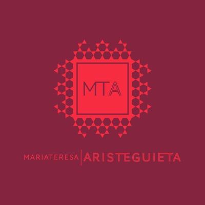 Diseñar una cartera es el arte de lograr que quien la porte sienta que lleva una extensión de sí misma en vez de un accesorio. María Teresa Aristeguieta.
