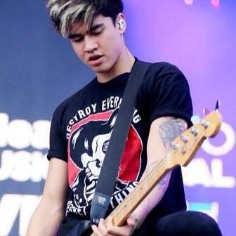 i'm calum, i'm kind of a big deal