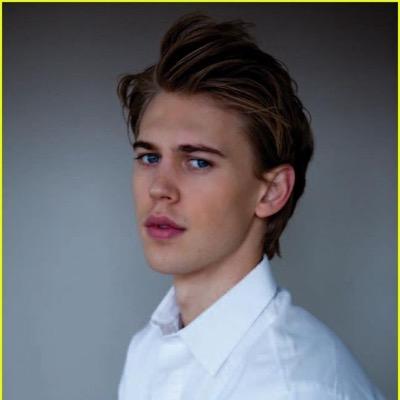 HockeyManKris's profile picture. Hey... I'm Kris, the captain of the ice hockey team. @AFosteredSurfer is my Princess. Senior at Mythical Woods High. #AU