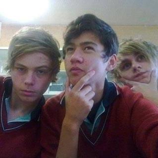 free follow follow @mukesfave for a dm to luke hemmings • link in bio