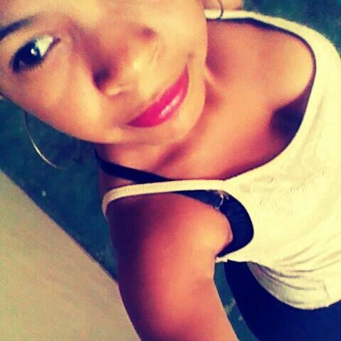 LaEnana_009's profile picture. -Hay Personas que ni me conocen ' y por Envidia me tiran ¡!
Pero no me desaniman ' Todo lo contrario lo que hacen es que inspiran 
-Siempre a las Envidiosas '