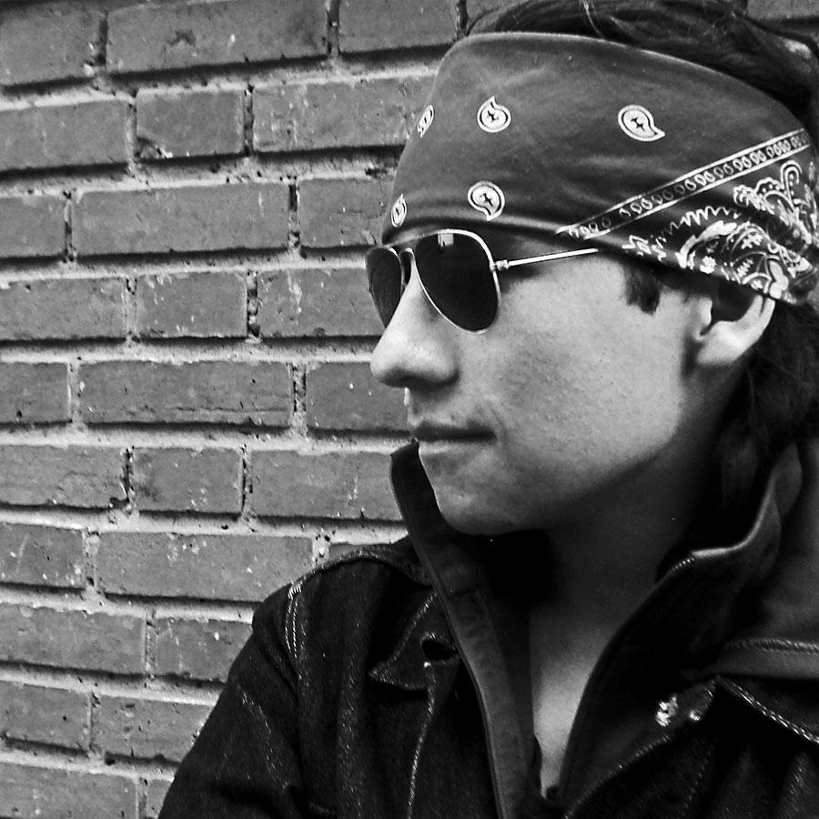 I'm just a guy from Bogotá who loves graphic design, architecture, tattoos, pro wrestling, bikes and being straight edge.
