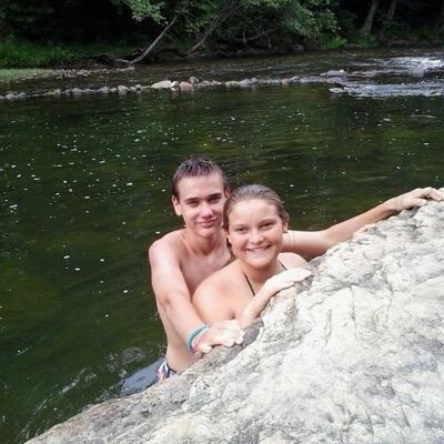 Owner of a 2002 Jeep Wrangler TJ Sport with the 4.0L and 5spd Manual trans. Jeeps and Gaming are my life along with the love of my life @stevens_kirsten