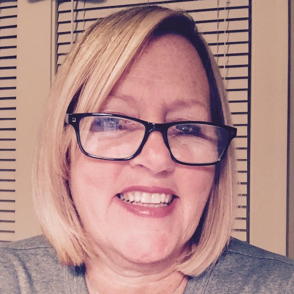 Deal maker & Listing Agent w/ Results. Baird & Warner Groupie. Nonna to Zoey, Gabs, Jax & JJ. Fan of Real Estate/Helping People for 25 years.