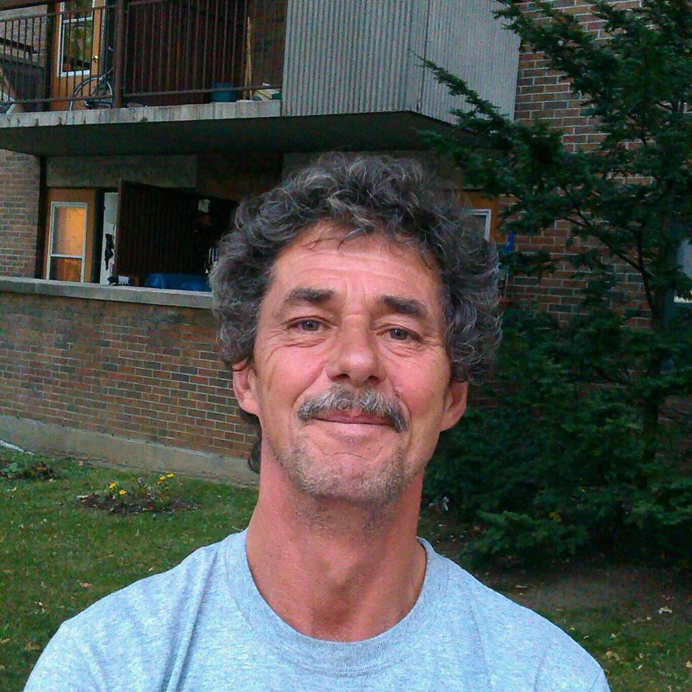 frenchguy9361's profile picture. Je suis pure québécois vive le Québec libre et ceux où celle qui me suivre suivez Moi aussi sur Facebook alainfrechette merci