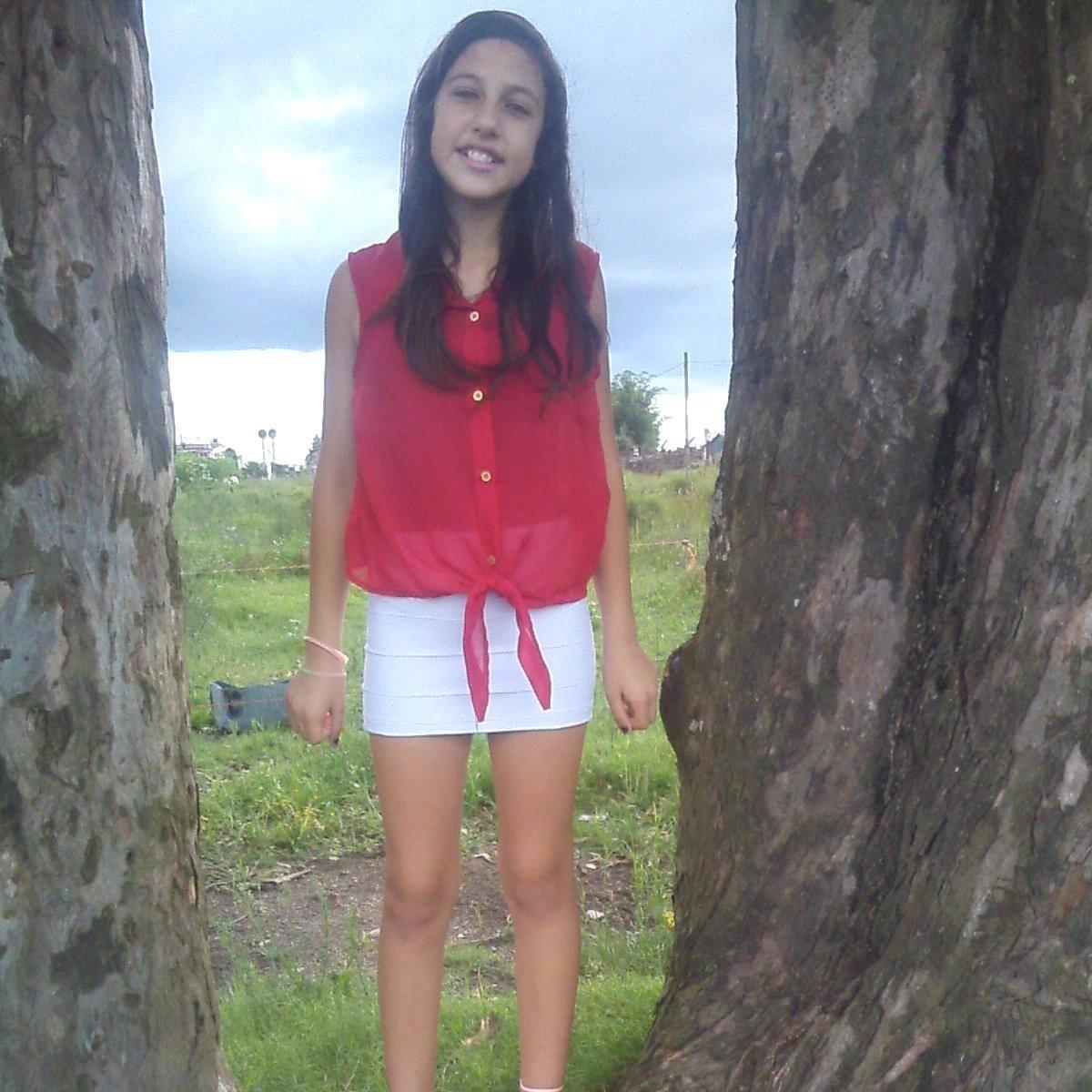 Hoola,eem que hace' ? soy belén- soy Beliebers Eemm Sacate un moco chau! xD-_- Quee paaajaaa que me da escrivir aca xD