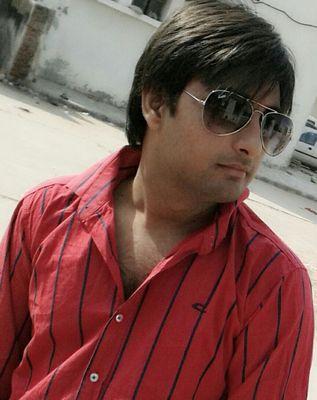 believe in making new friends.......like to interact with people's whether known or unknown.........!!!!!!!!!! ambitious.......bus itna hiiiiiiiiii