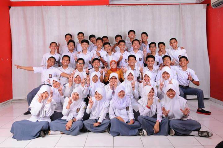 We are Technology | ♥ IT | Angkatan ke-9 |  Alumni SMK Negeri 1 Cianjur RPL BISA! | 38 siswa siswi | Twit dari Mimin ditandai * #exse1 *