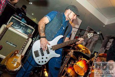 Hi, I'm paul smallman & I enjoy kickboxing, playing bass and just loving life with my wife my son and the rest of my friends and family.