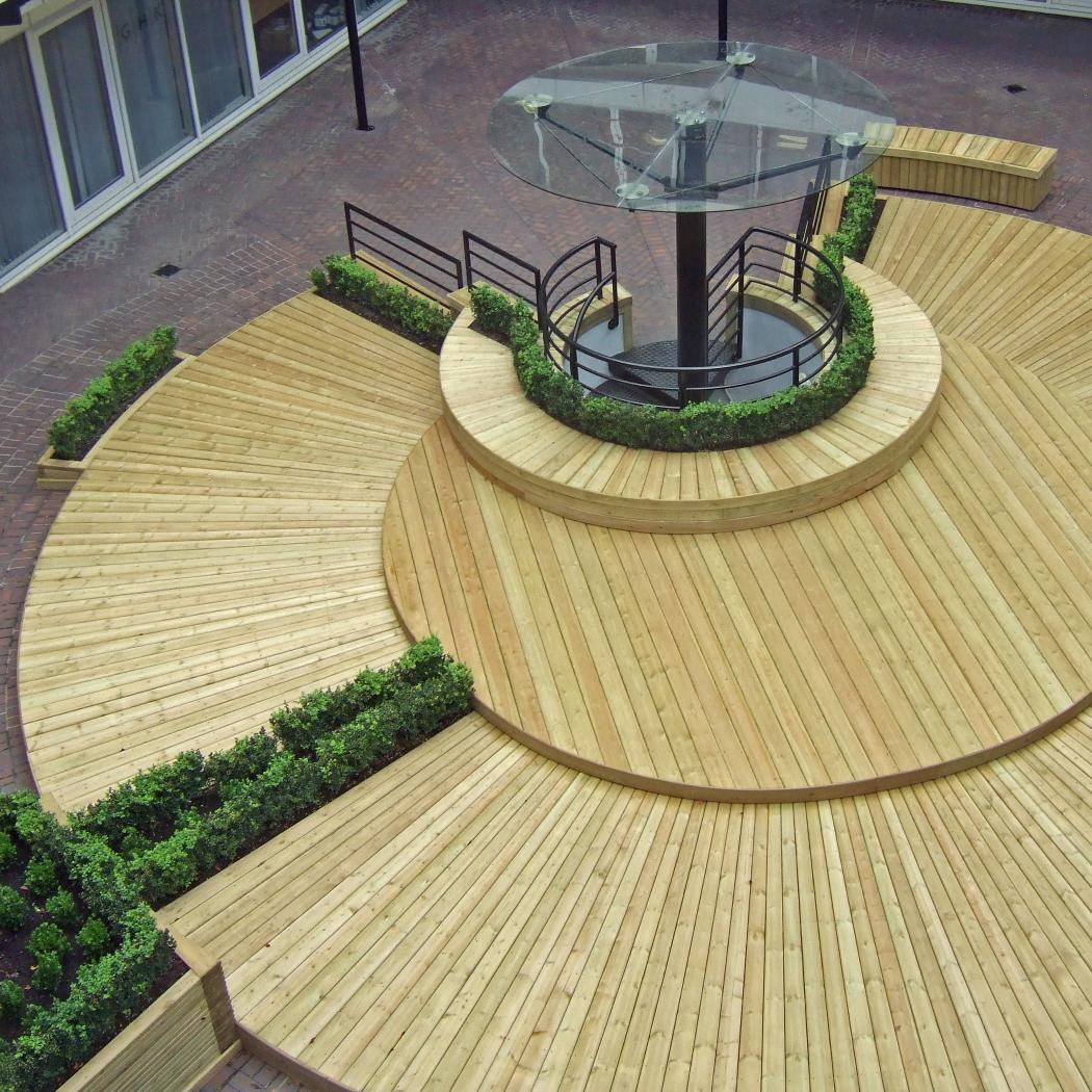 Leading UK Specialists in the Design and Installation of Timber, Aluminium, Porcelain and Composite Decking