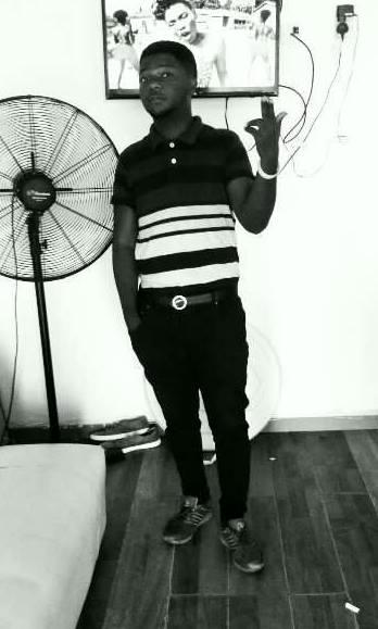 A SONGWRITER,MUSIC LOVER,#TEAMOLUWAISINVOLVE# ...i ♥ makin good music.download my song http://t.co/uBgZIR8oML LOOK UP TO GOD!!!