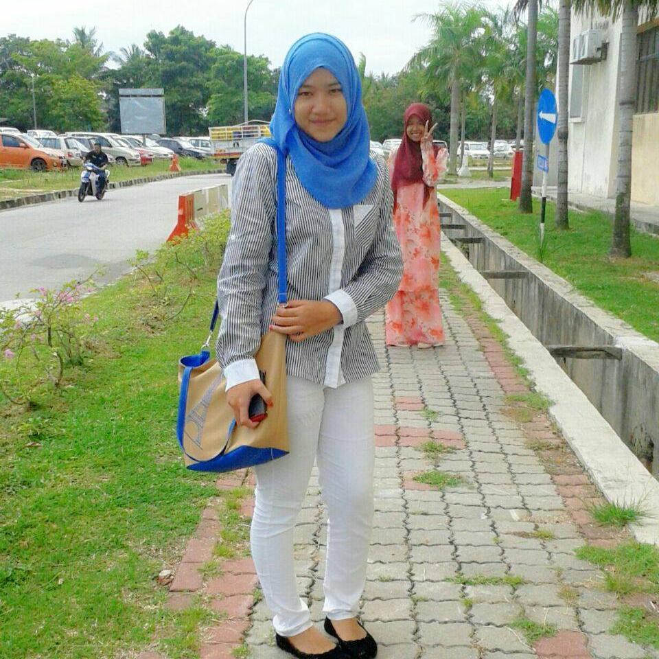 myname is nurul hazawani.. 17 y/o.. penang..follow me kayy..