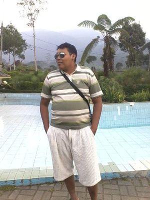 ahmadri17365080's profile picture. 