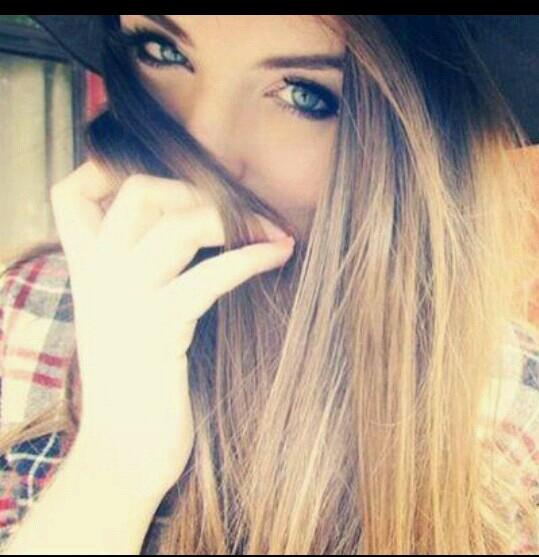 Este sou Eu. Eu Tweeto coisas legais SIGO DE VOLTA. Sou um vencedor. Parabéns pra mim. Acho bom Você me Seguir para ser um Vencedor também !!  @ClubeFollowBack