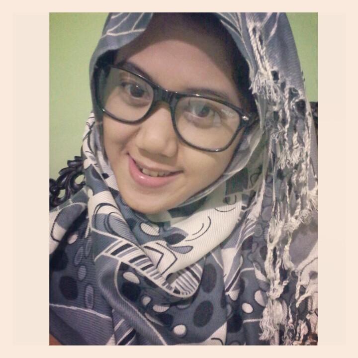 Qonita Lutfia || 1710  | | minnie mouse || 2012 {} @phoenixofpaskib || 4413♥ || UIN Syarif hidayatullah jkt-English letters departement