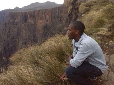 sirzondo_'s profile picture. 