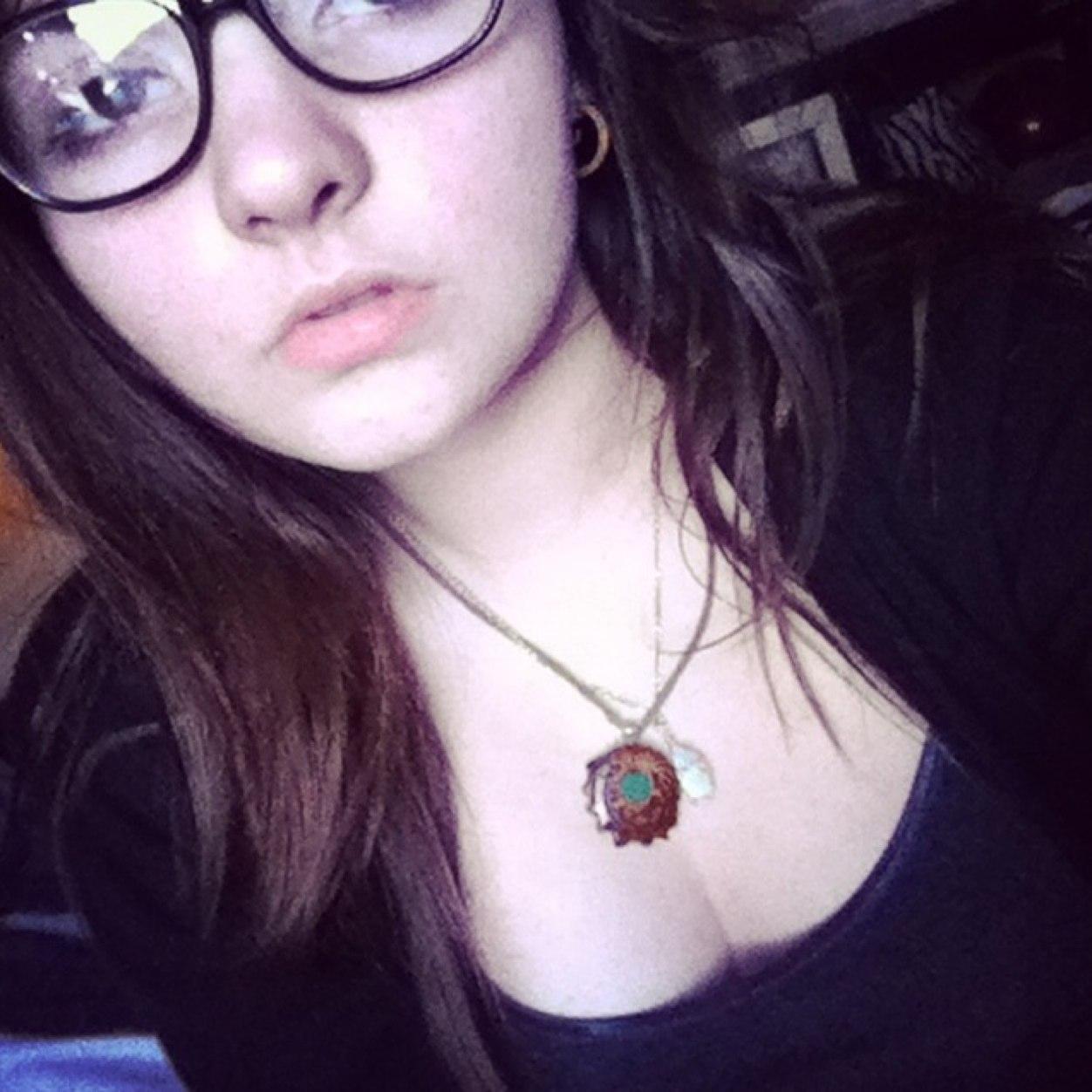 Granny Livvy. I am the Squad Grandma. Lemmie bake you some special brownies. Namaste, ॐ