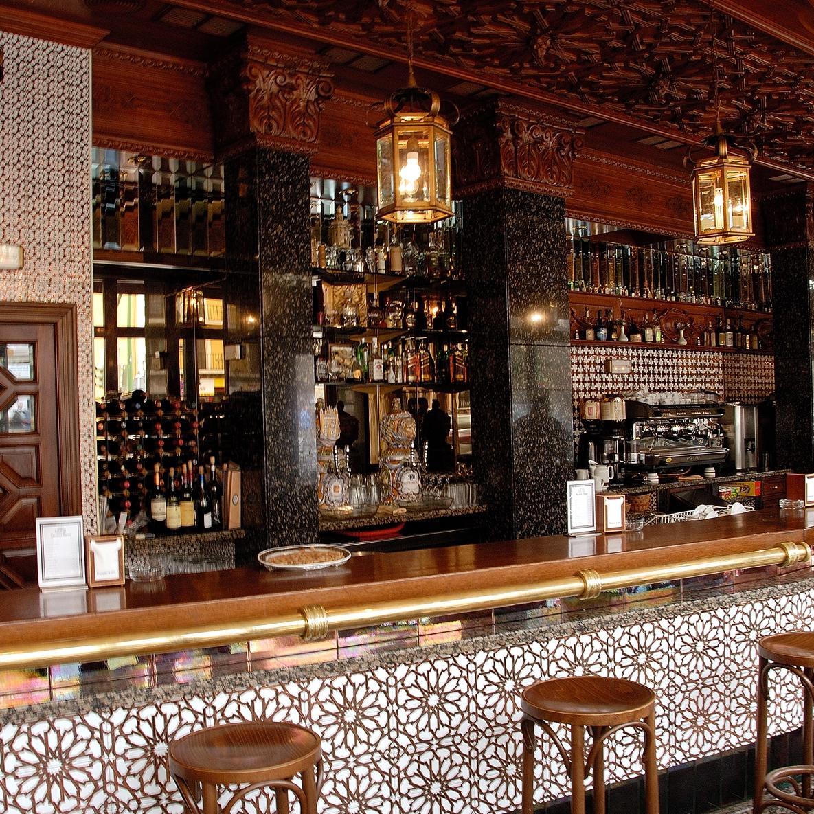 DESDE 1909 CON LA HISTORIA DE SEVILLA, DEL BARRIO DE LA MACARENA Y  DE LA TAPA SEVILLANA.