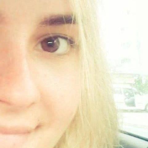 Nasci no dia 18/08/1994,adoro ouvir músicas e tocar violão♫ ( meu outro twitter @bia_roncaglio)
http://t.co/vAkFLNQoyI…