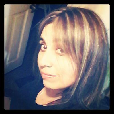 soy una amante de los chocolates... enamorada de mi hija... ahora es lo único que me hace vivir.... proponiéndome nuevas metas y sueños...