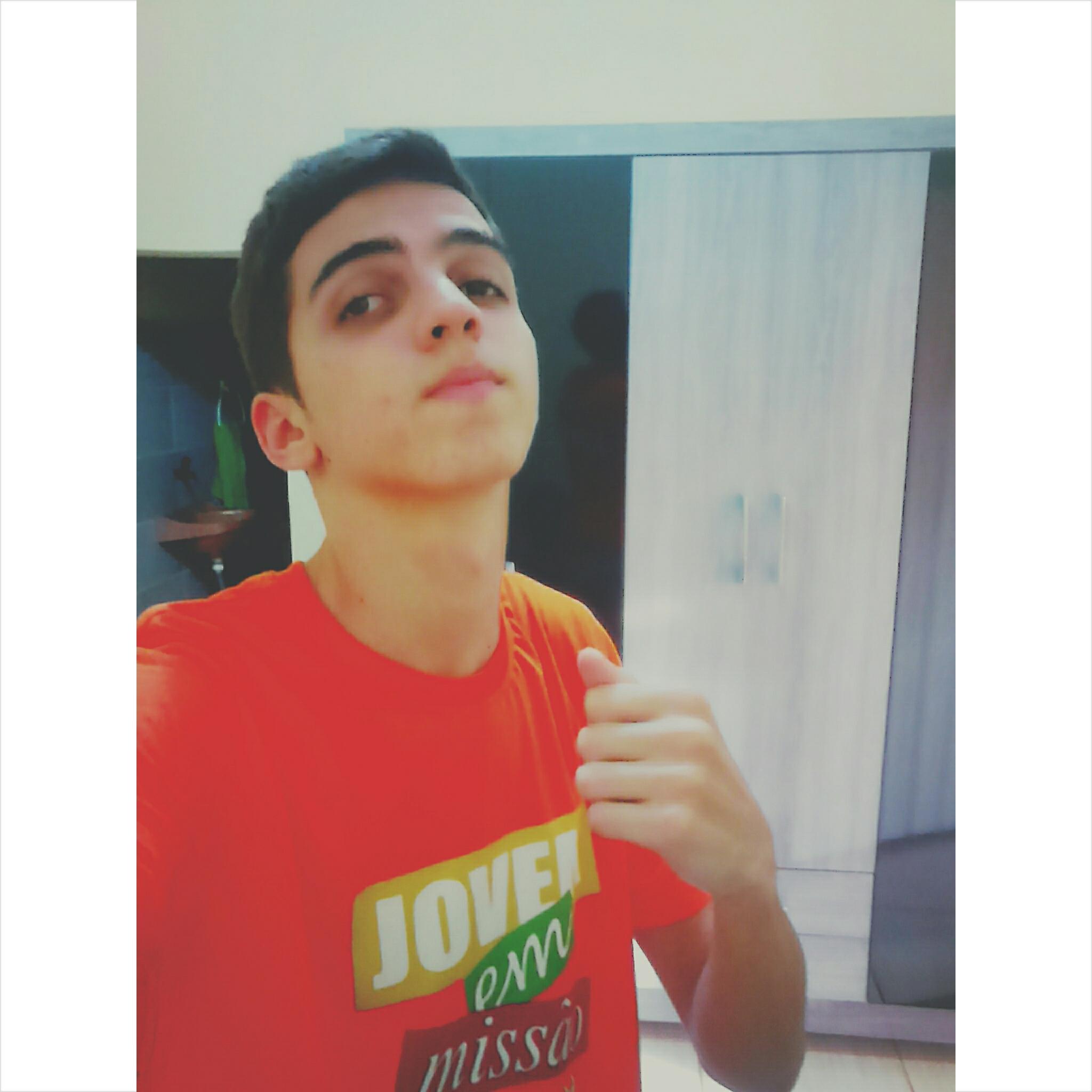 Ale11Araujo's profile picture. Como o rio busca o mar, você vem me procurar (8'