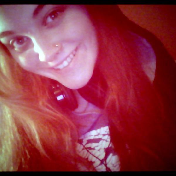 DebbSchnitman's profile picture. Háblame sólo de nubes y sol, no quiero saber nada con la miseria del mundo hoy.