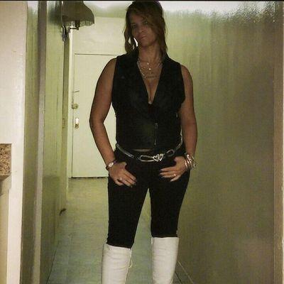 QUEENICE01's profile picture. I'M AN EMT FOR THE FIRE DEPT OF NY & MOTHER OF 8+ THOSE WHOM HAVE ADOPTED ME AS ONE I'M SINGLE AND LOVE MAKING FRIENDS. I'M VERY LAID BACK,  LOYAL, & SARCASTIC❤