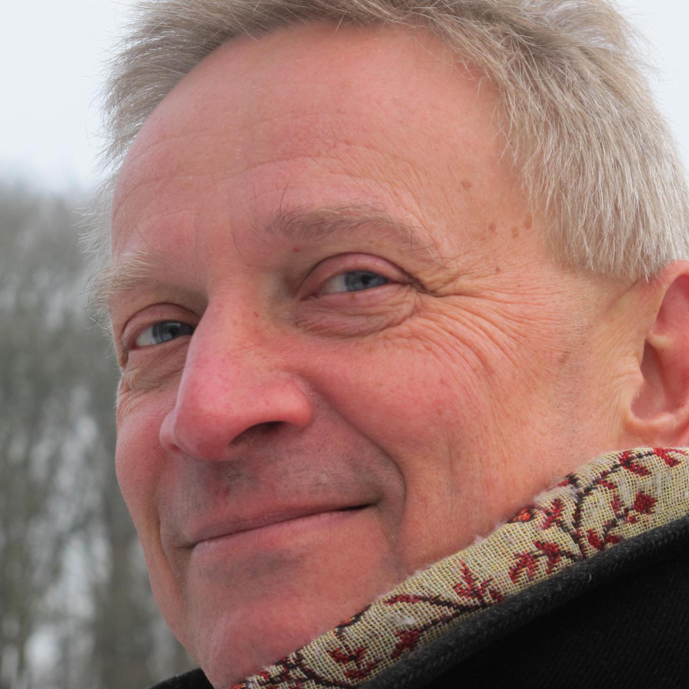 Emeritus Professor of Language and Communication, 
Director of the Metaphor Lab Amsterdam (https://t.co/BfsUapbZiV)