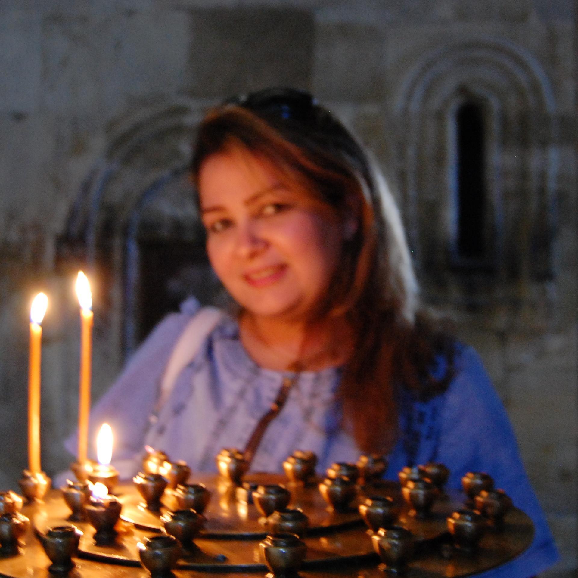 رئيسة منظمه من حقي اﻻنسانية