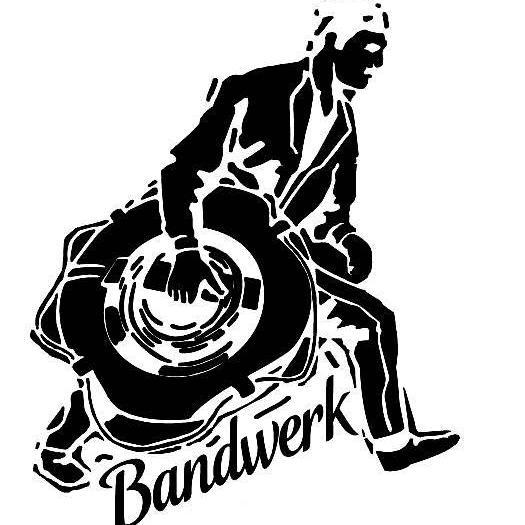Dé radioshow op @MedialabQuindo voor jonge, beloftevolle bands uit Kortrijk en verre omstreken. Tweewekelijks op zaterdag, van 18 tot 19u