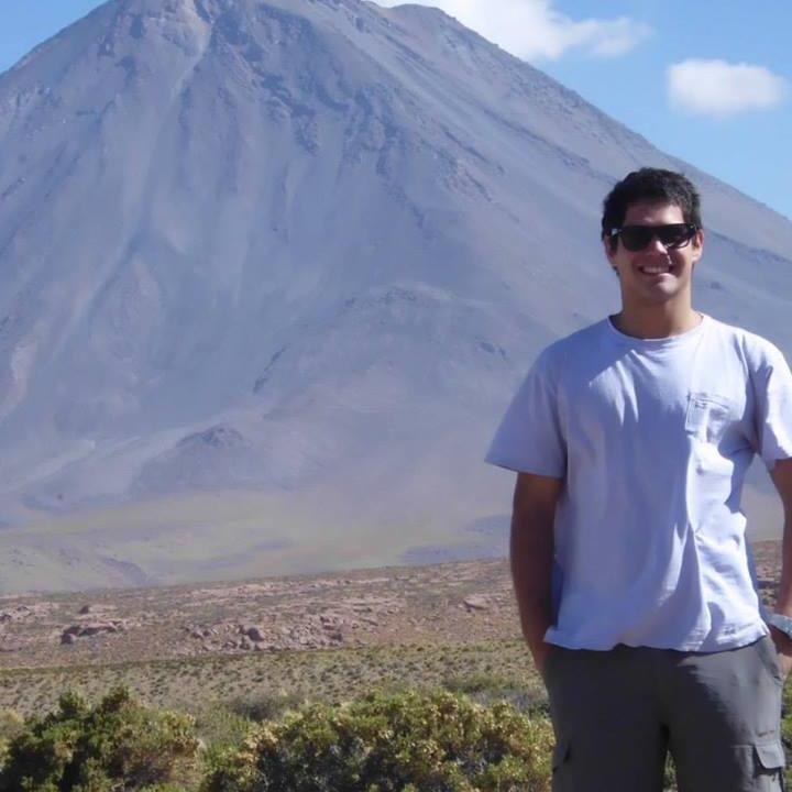 Agronomo UC, asador aficionado, catolico, amante de la buena vida y la poca verguenza. Actualmente en la industria del vino chileno!